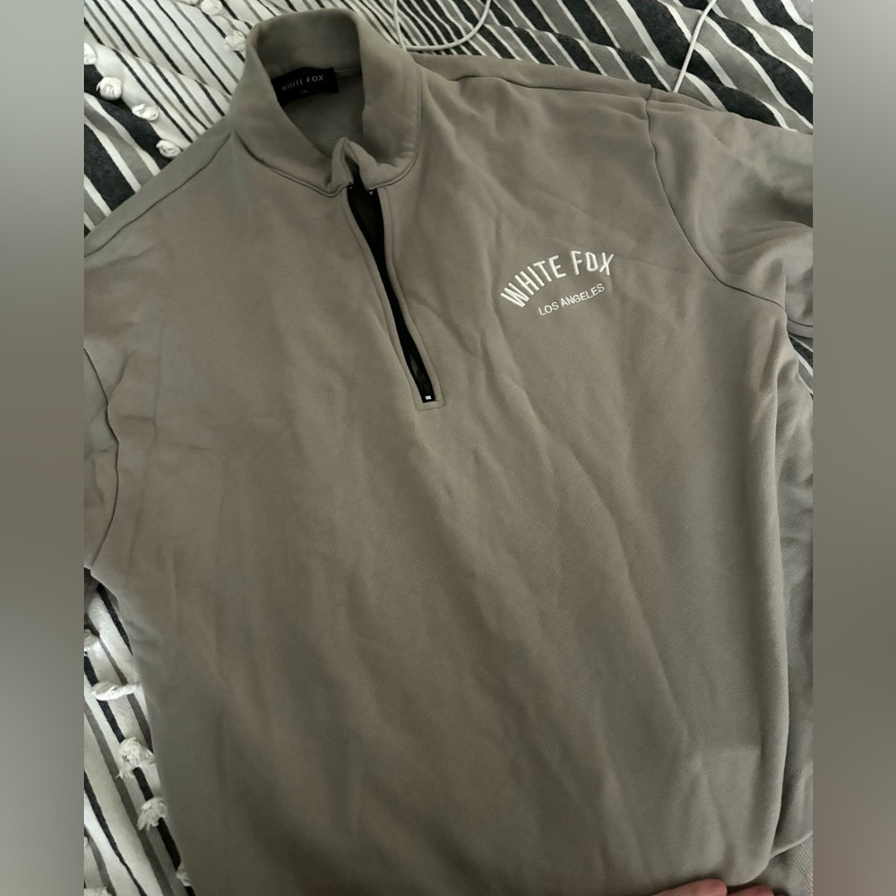 white fox s/m taupe zip up crewneck ! - Picture 2 of 5